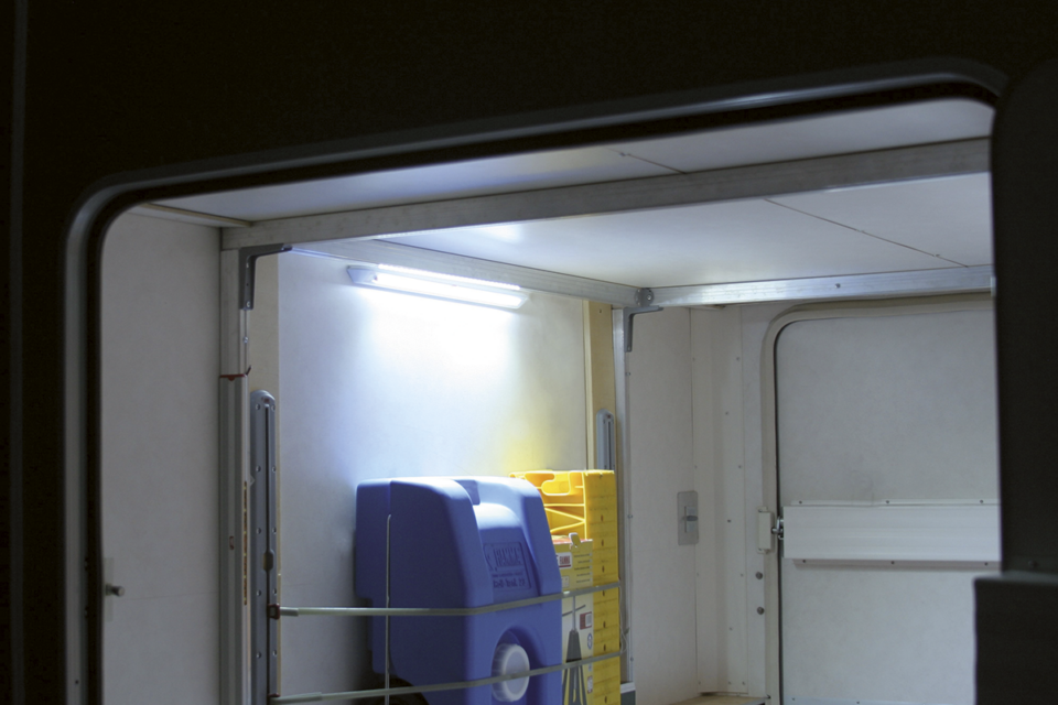 Plafoniera Fiamma LED Garage — installazione