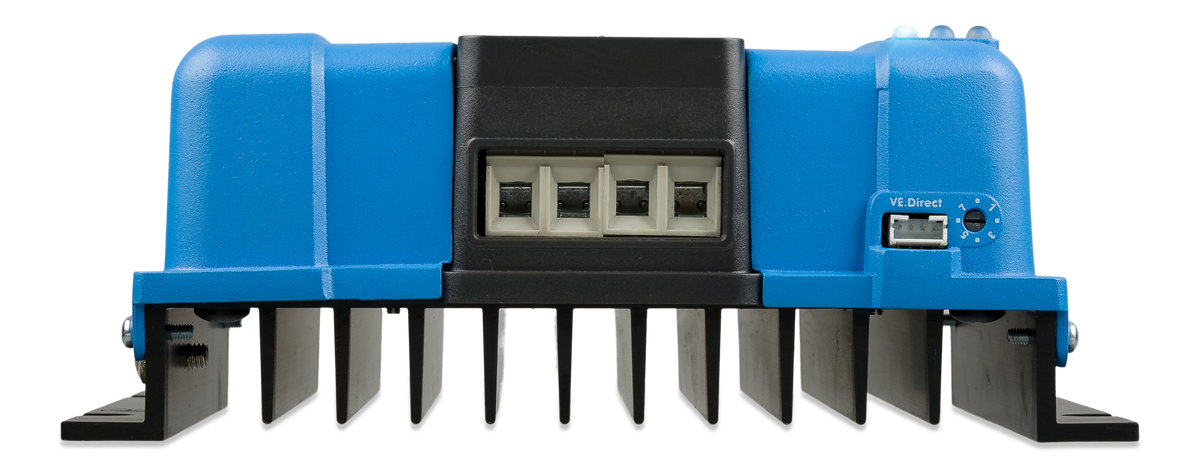 Regolatore MPPT Victron • 150 V / 35 A — BlueSolar MPPT charge controller 150/35 (conn)      PNG